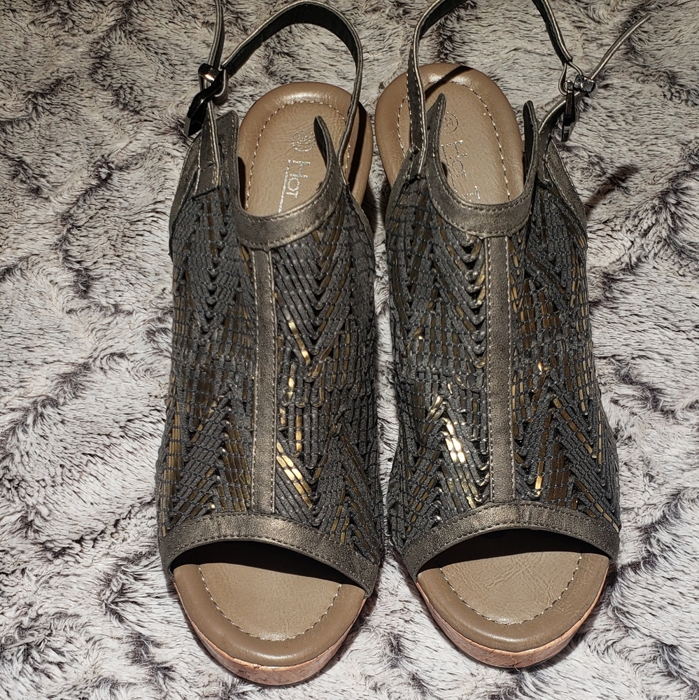 💥Women's Wedges size 9💥